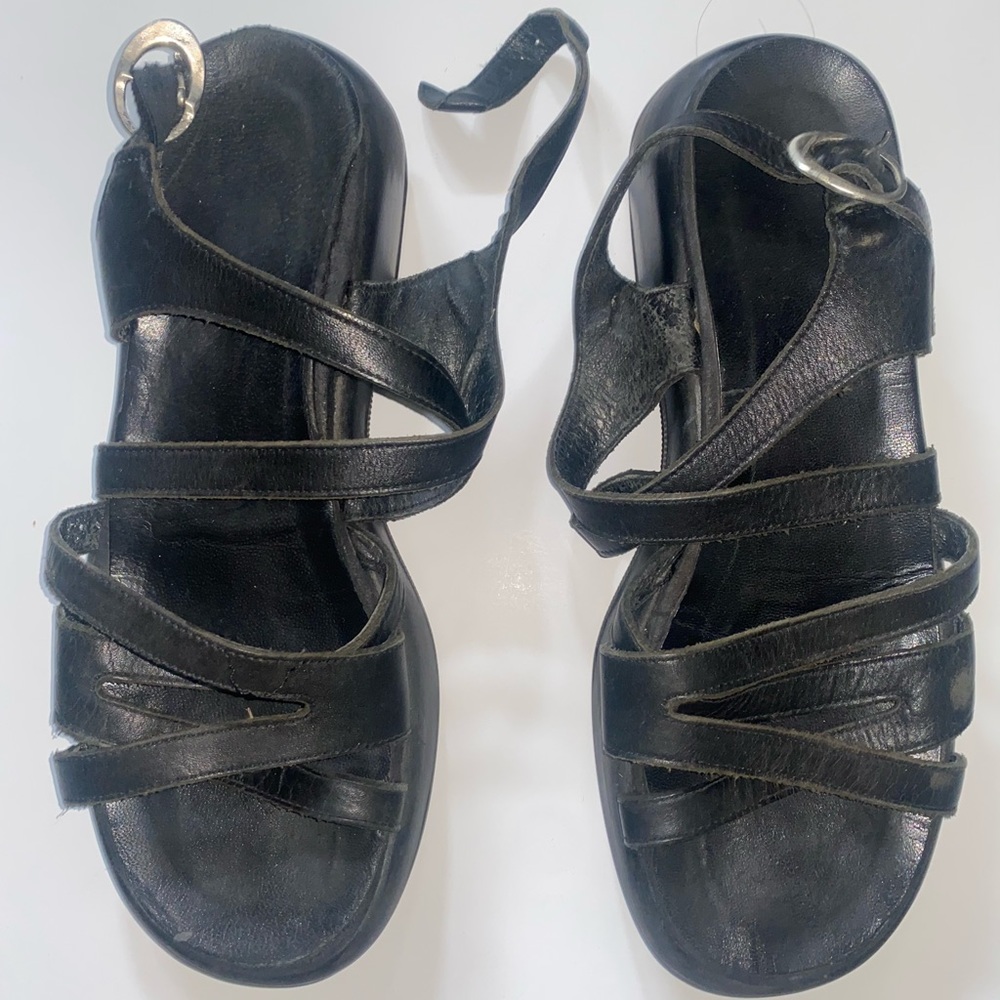 authentic chunky dansko black leather strapped sandals